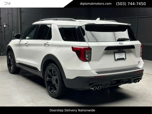 Used 2024 Ford Explorer ST w/ Equipment Group 401A image 4