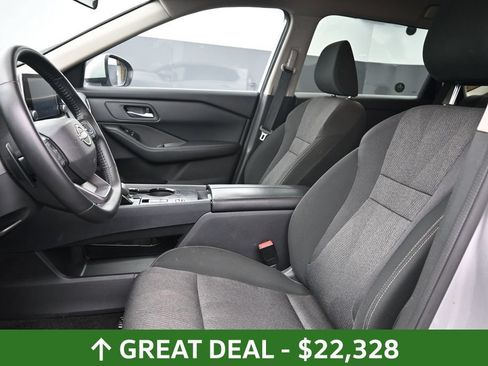 Used 2025 Nissan Rogue SV FWD image 25