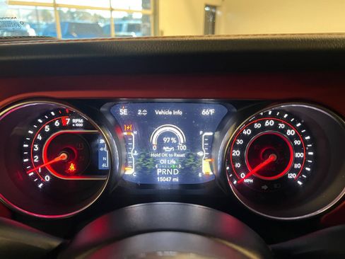 Used 2020 Jeep Gladiator Rubicon image 12