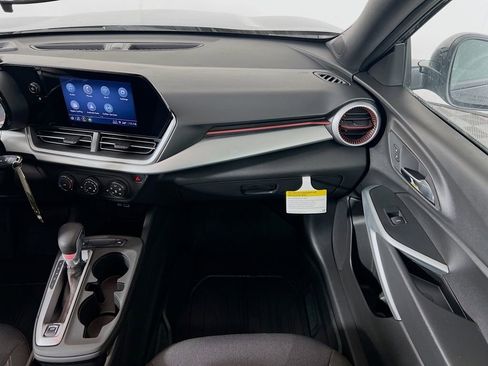 New 2026 Chevrolet Trax RS w/ Sunroof Package image 23