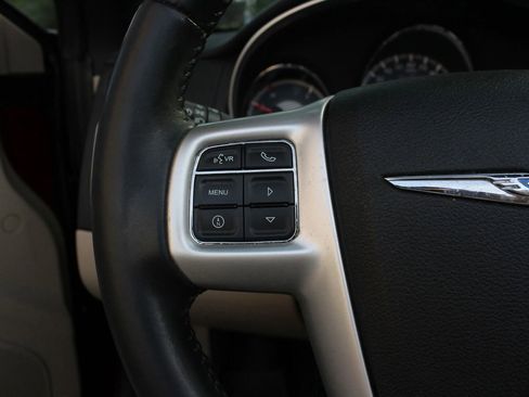 Used 2013 Chrysler 200 Limited FWD image 23