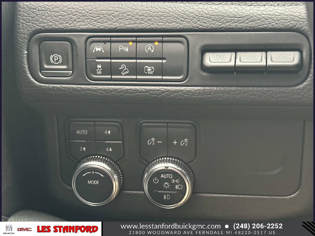 Used 2024 GMC Yukon XL Denali AWD/4WD image 27