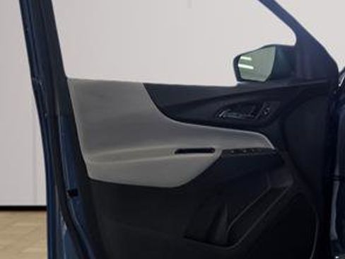 Used 2024 Chevrolet Equinox LS w/ LS Convenience Package FWD image 11
