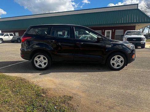 Used 2019 Ford Escape S image 6