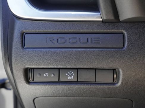 Used 2025 Nissan Rogue S FWD image 10