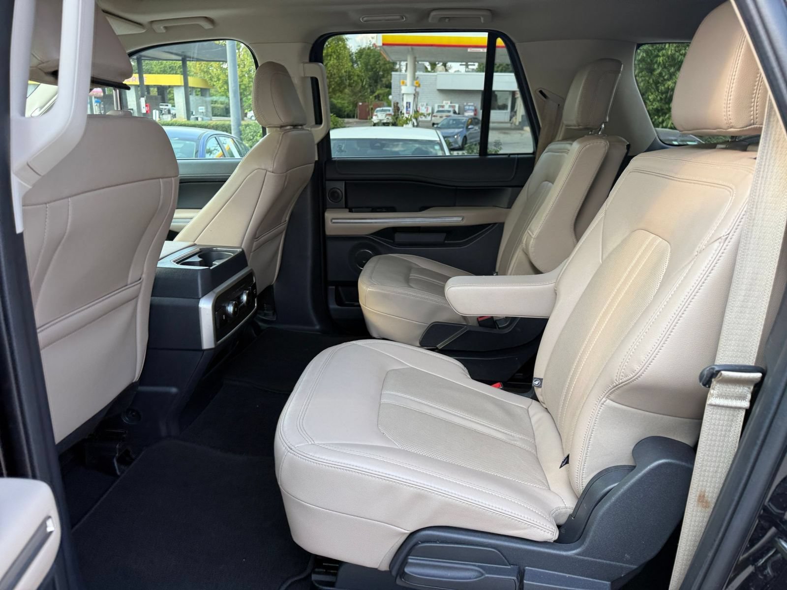 Used 2024 Ford Expedition Max Limited AWD/4WD image 28