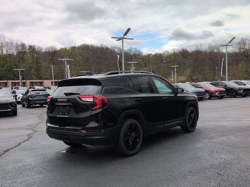 Used 2022 GMC Terrain SLE w/ Driver Convenience Package AWD/4WD image 5