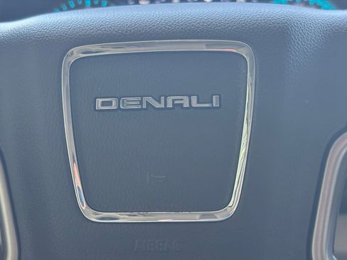 Used 2019 GMC Yukon Denali w/ Denali Ultimate Package image 12