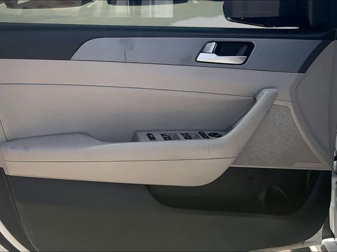 Used 2016 Hyundai Sonata SE FWD image 22