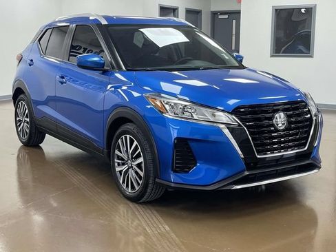 Used 2021 Nissan Kicks SV FWD image 3
