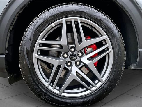 Certified 2025 Ford Explorer ST image 13