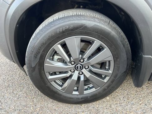 Certified 2025 Nissan Pathfinder S image 9