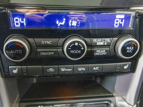 Used 2021 Subaru Ascent Limited w/ Technology Package image 27