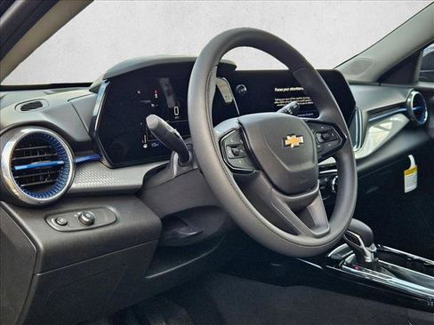 New 2026 Chevrolet Trax LT image 3