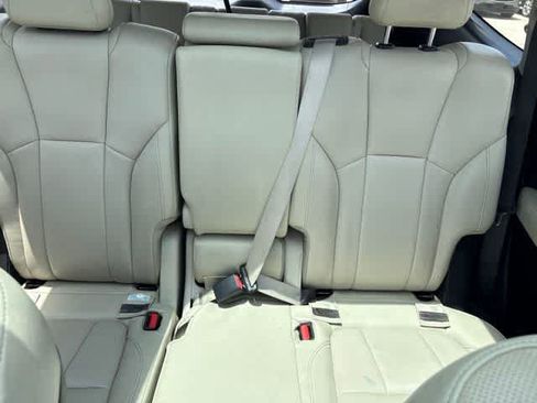 Used 2023 Subaru Ascent Limited w/ Technology Package AWD/4WD image 24