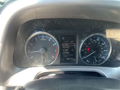 Used 2018 Toyota RAV4 Limited image 3