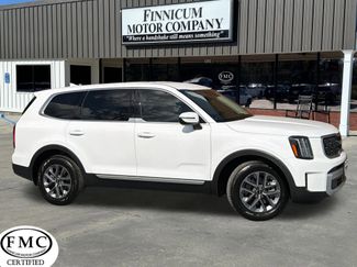 Used 2024 Kia Telluride LX video 1