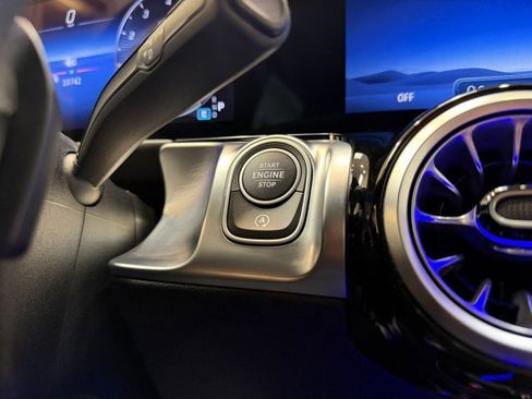 Certified 2025 Mercedes-Benz GLB 250 image 23