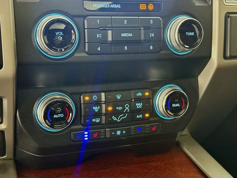Used 2020 Ford F250 King Ranch w/ King Ranch Ultimate Package AWD/4WD image 19