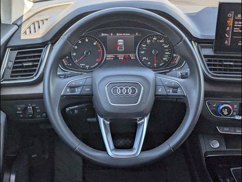 Used 2023 Audi Q5 2.0T Premium w/ Convenience Package AWD/4WD image 12