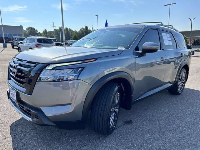 Used 2024 Nissan Pathfinder SL w/ SL Premium Package FWD image 31