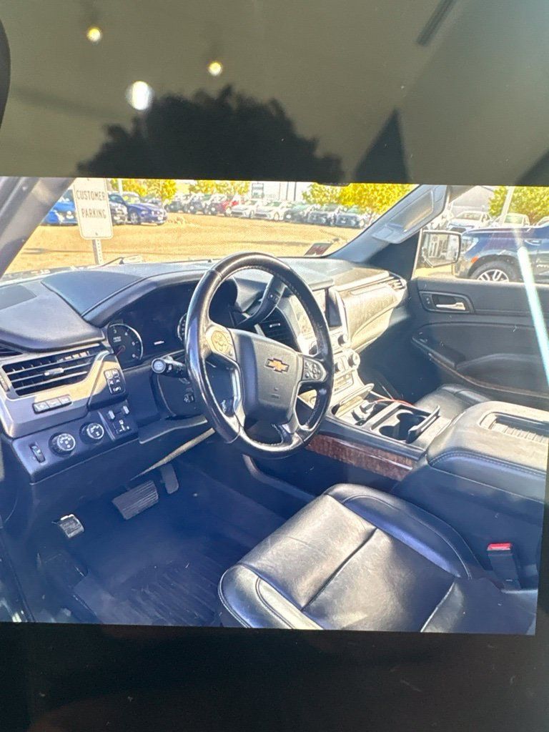 Used 2020 Chevrolet Suburban Premier AWD/4WD image 6
