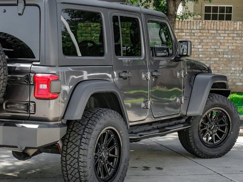 Used 2021 Jeep Wrangler Unlimited Willys image 18