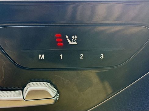 Used 2024 Mercedes-Benz GLC 300 4MATIC image 19