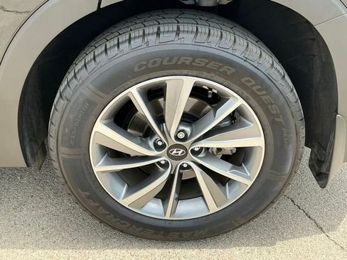 Used 2020 Hyundai Santa Fe SEL w/ Convenience Package FWD image 5
