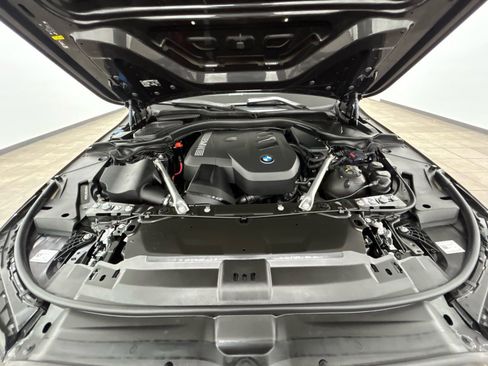 Used 2025 BMW 530i xDrive w/ Premium Package image 42