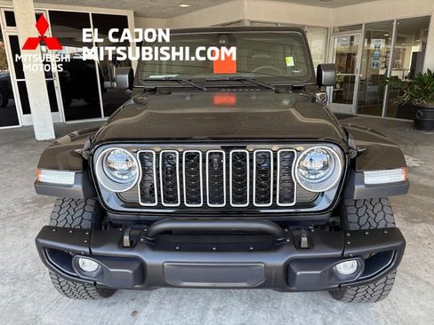 Used 2025 Jeep Wrangler Unlimited Sahara AWD/4WD image 10