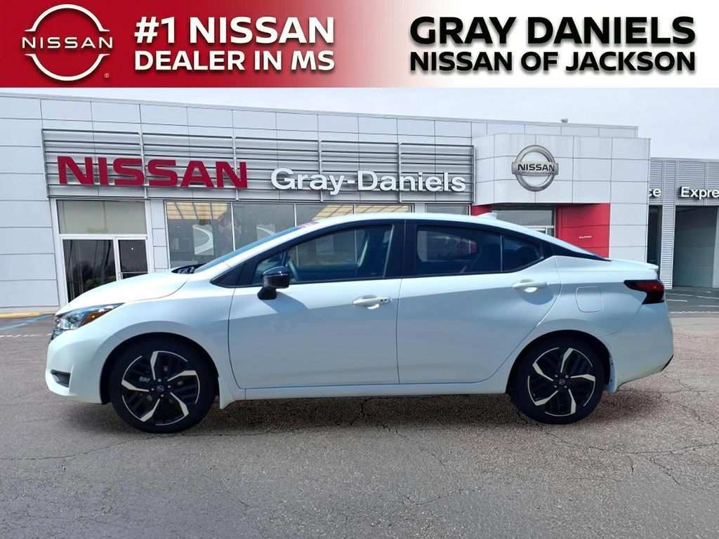 New 2025 Nissan Versa SR w/ Trunk Package FWD image 4