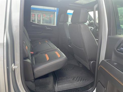 Used 2024 GMC Sierra 1500 AT4 w/ Technology Package AWD/4WD image 11