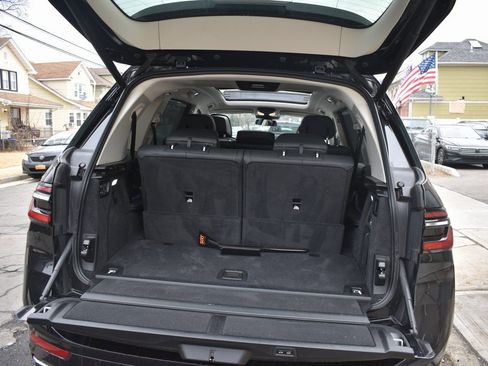 Used 2025 BMW X7 xDrive40i w/ Premium Package image 37