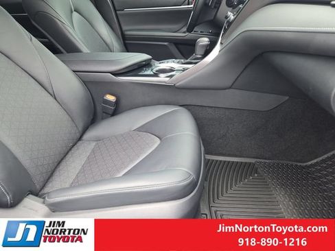 Used 2019 Toyota Camry XSE FWD image 16