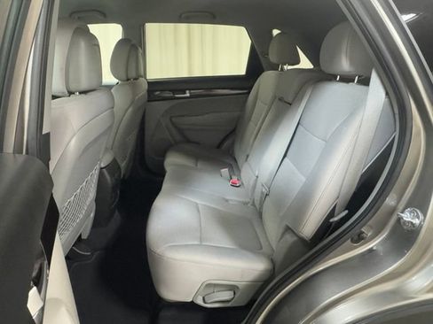 Used 2014 Kia Sorento LX FWD image 25