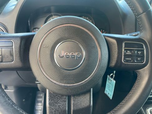 Used 2014 Jeep Patriot Latitude image 21