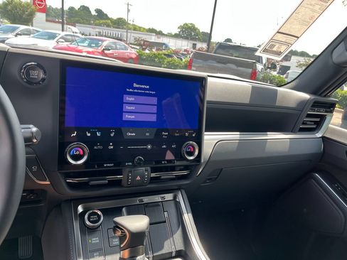 Used 2026 Lexus GX 550 w/ Accessory Package (2T) AWD/4WD image 14