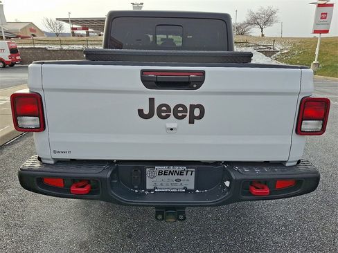 Used 2022 Jeep Gladiator Rubicon image 9