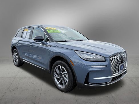 Used 2025 Lincoln Corsair FWD w/ Equipment Group 101A image 6