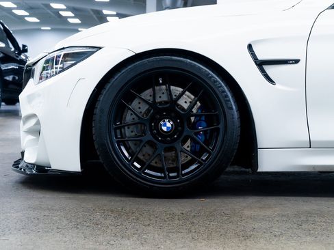 Used 2015 BMW M4 Coupe image 9