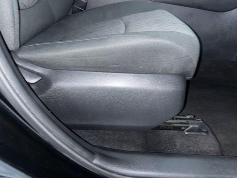 Used 2021 Toyota RAV4 XLE FWD image 57