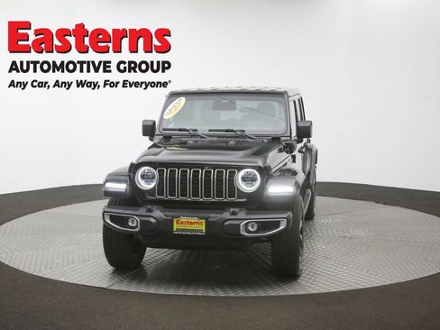 Used 2025 Jeep Wrangler Unlimited Sahara AWD/4WD image 49
