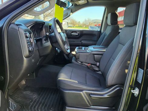 Used 2019 Chevrolet Silverado 1500 Custom Trail Boss w/ Custom Convenience Package AWD/4WD image 18