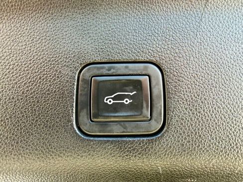 Used 2023 Cadillac Escalade ESV Sport image 16