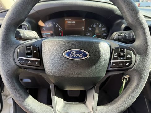 Used 2023 Ford Explorer Base image 28