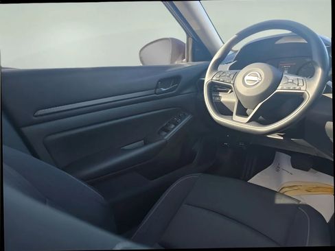 Used 2025 Nissan Altima 2.5 S image 14