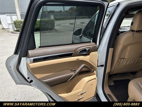 Used 2015 Porsche Cayenne S image 50