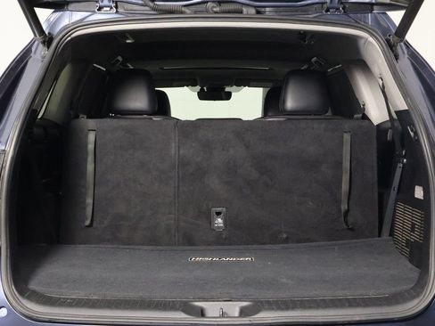 Used 2019 Toyota Highlander Limited w/ Carpet Mat Package (TMS) AWD/4WD image 15