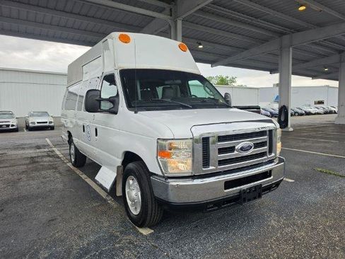 Used 2009 Ford E-350 and Econoline 350 Extended Super Duty RWD image 3